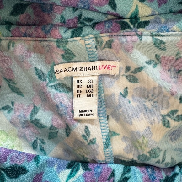 Women’s Isaac Mizrahi floral multi colored skort, Size Small Tall - Picture 3 of 4